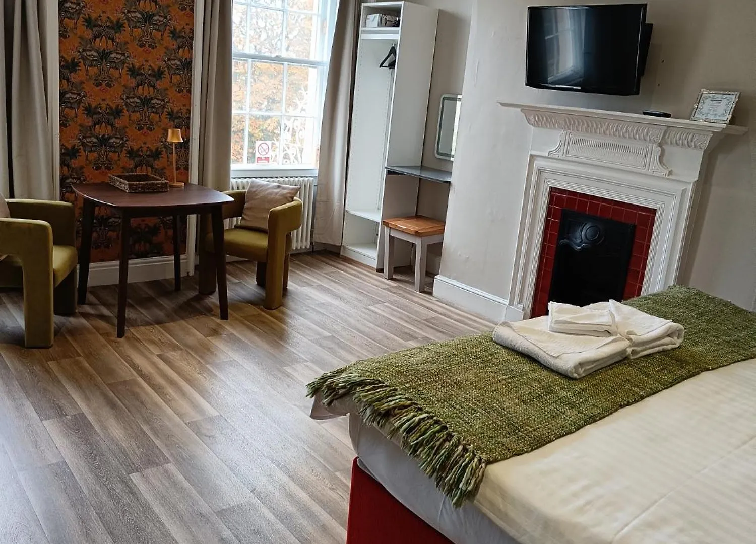 Hotel Rooms On The Prom Cheltenham